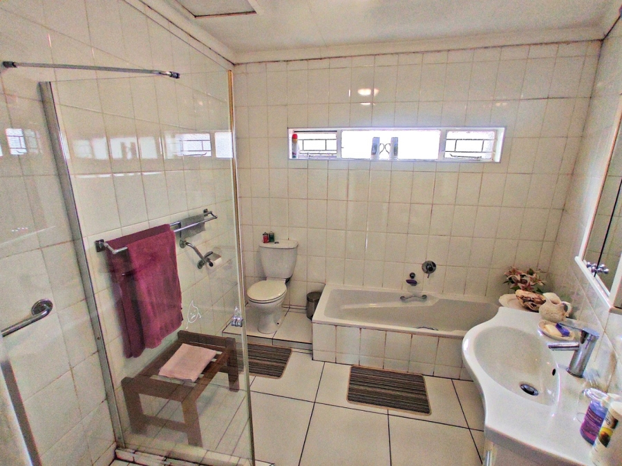 5 Bedroom Property for Sale in Sasolburg Ext 4 Free State